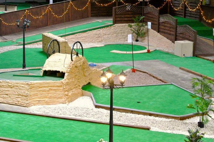 Holeymolies Skelton - Mini Golf